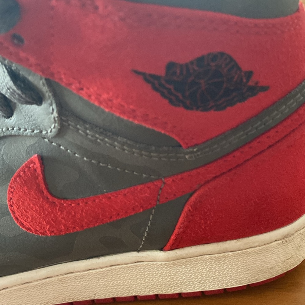 Air Jordan 1 mid sneakers - red suede and gray camouflage - Picture 4 of 8